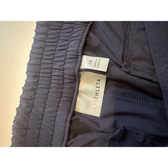 Athleta Chelsea Cargo Lined Pants Athletic Navy Size 14 Stretch Light NEW - Picture 3 of 5